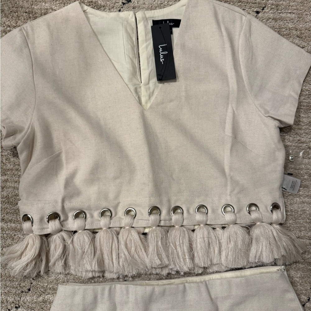 Lulu's Cream Set with Tassel Detail - Picture 3 of 4
